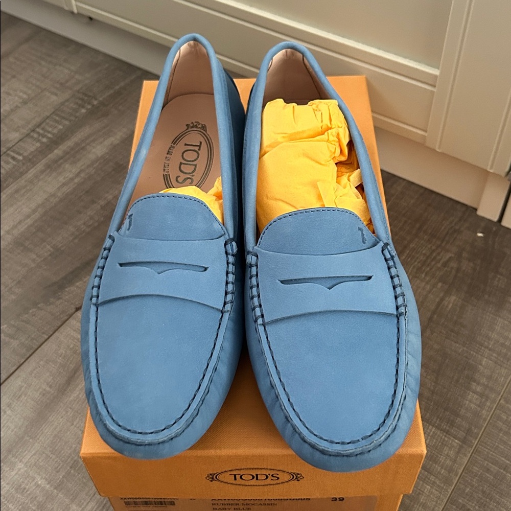 Tod's Blue Leather Mocassin Loafers size 39